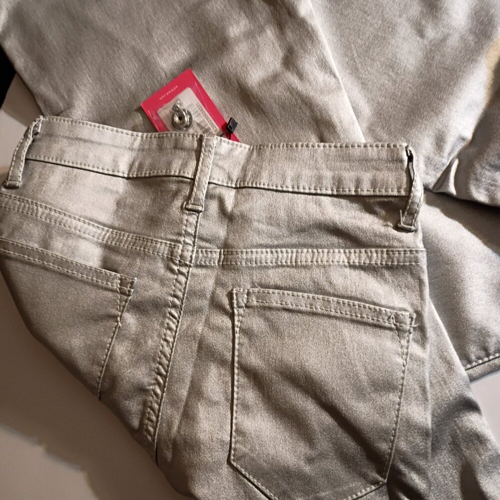 New w/tags silver metallic stretchy jeans size small bootcut for tall ladies